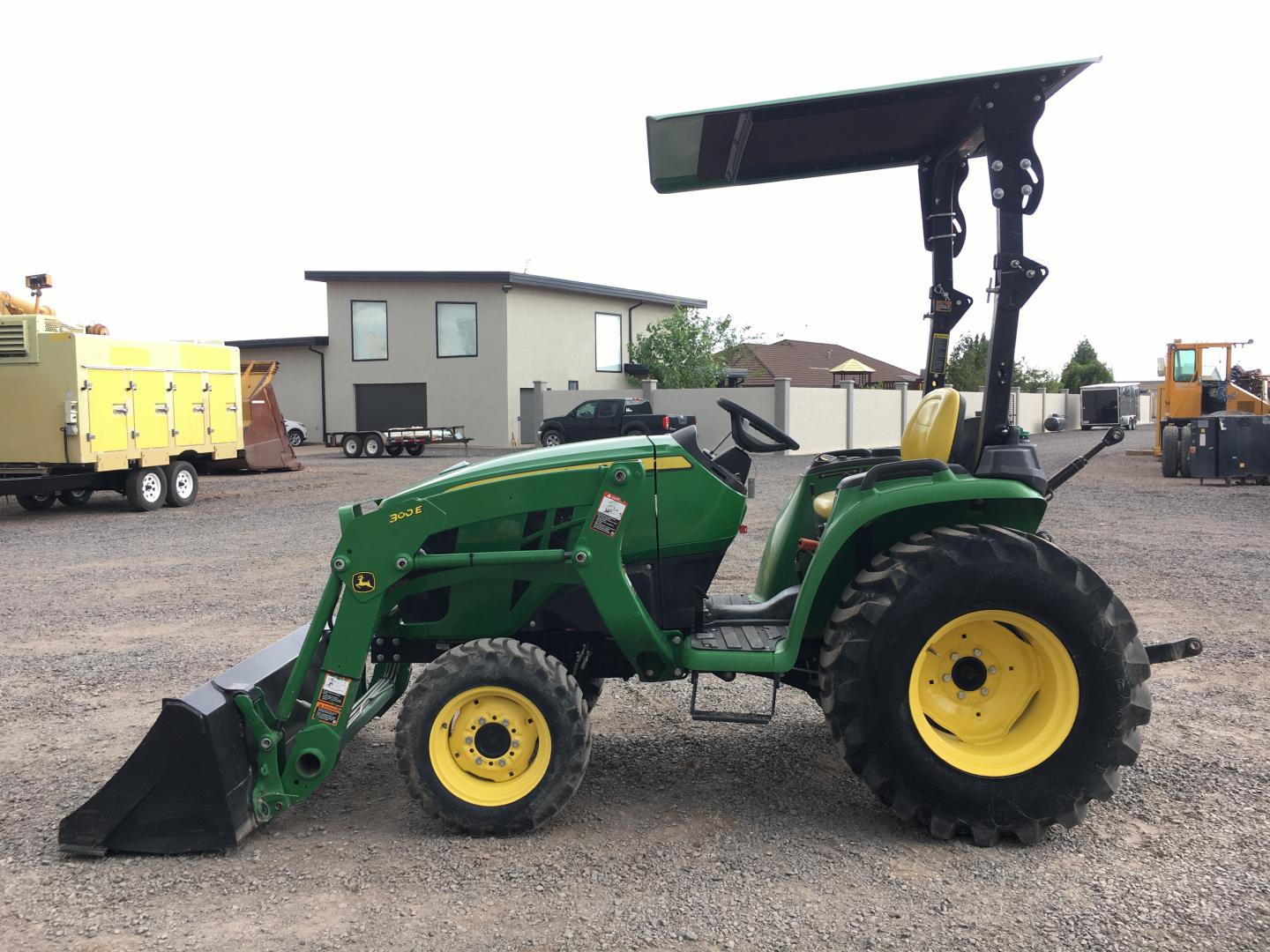 ./imagenes/INVOICE/2019/16451/TRACTOR AGRICOLA JOHN DEERE 3038E (17).JPG